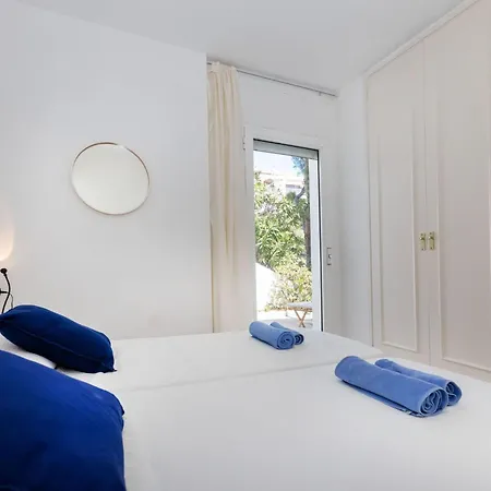 Apartment Grifeu-1 By Interhome